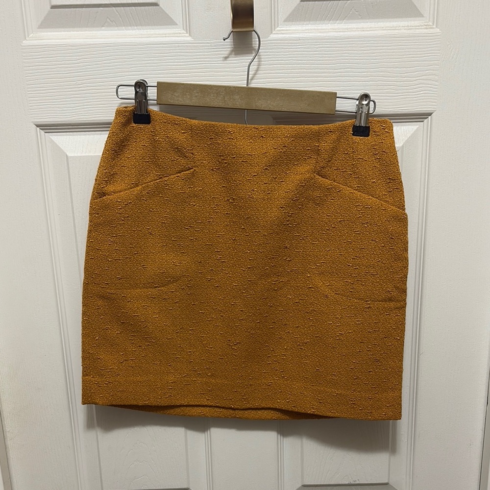 Outback Red Elegant Mustard Skirt